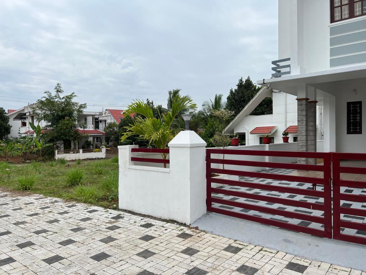 Vila Pullad Aranmula Exteriér fotografie