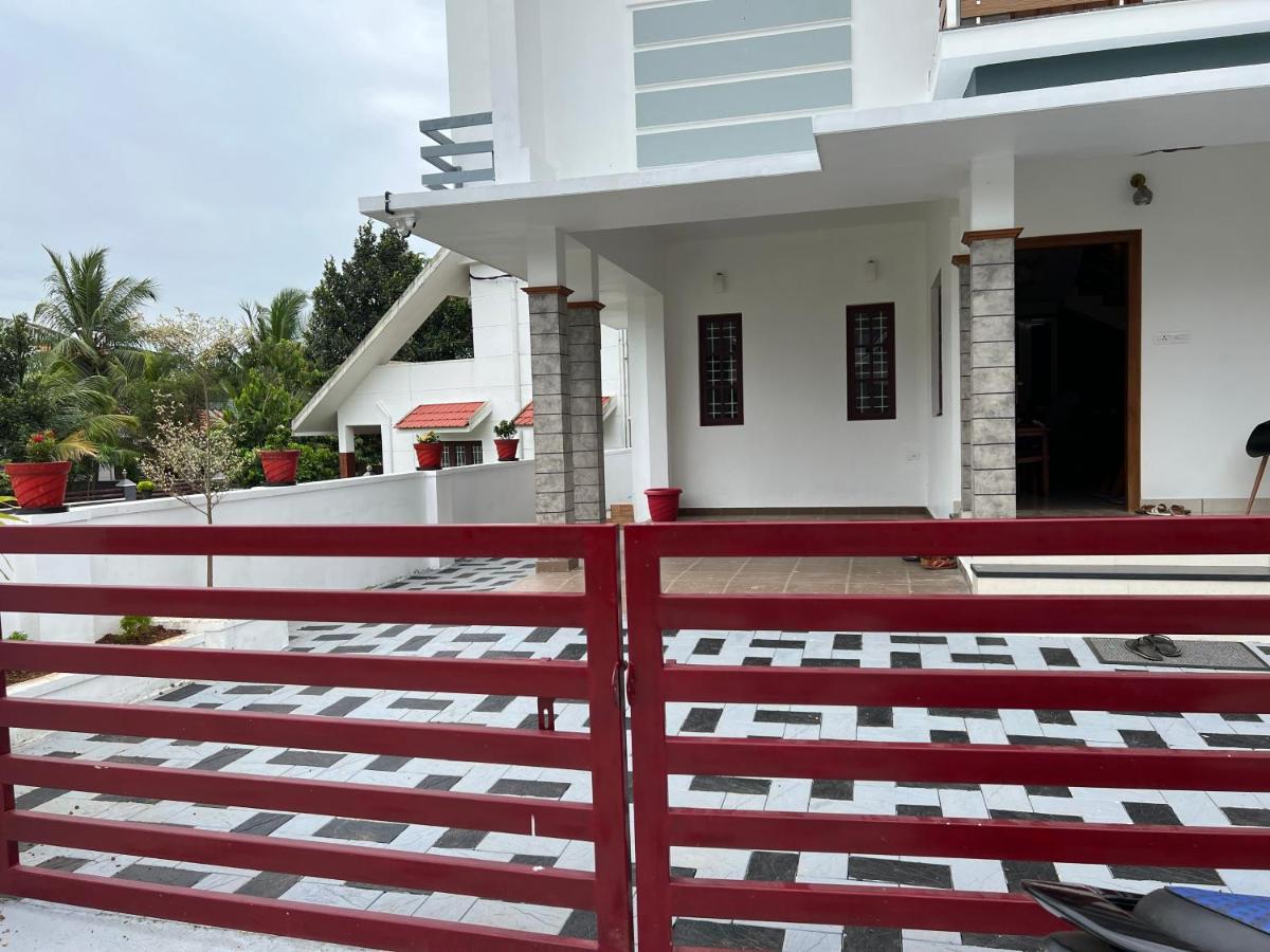 Vila Pullad Aranmula Exteriér fotografie