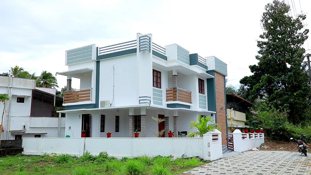 Vila Pullad Aranmula Exteriér fotografie